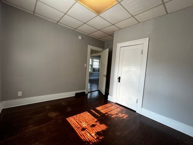 Building Photo - $2,200 | 4 Bedroom, 2 Bathroom House | Dog...