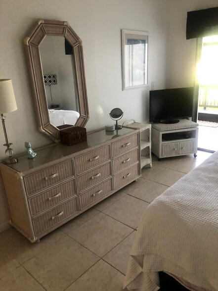 Building Photo - 760 Bird Bay Way