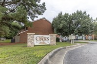 Building Photo - The Oaks at University Medical Park