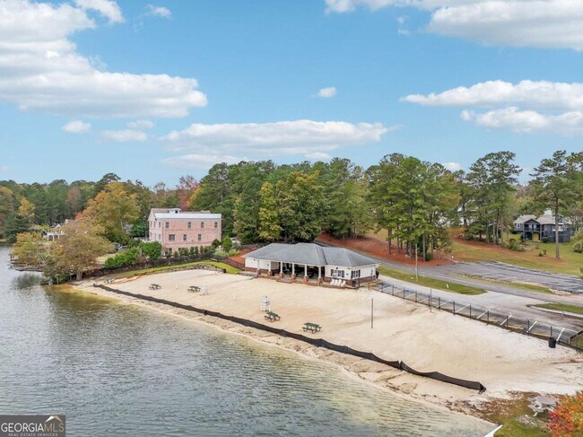 Building Photo - 7379 N Mitchell Ct