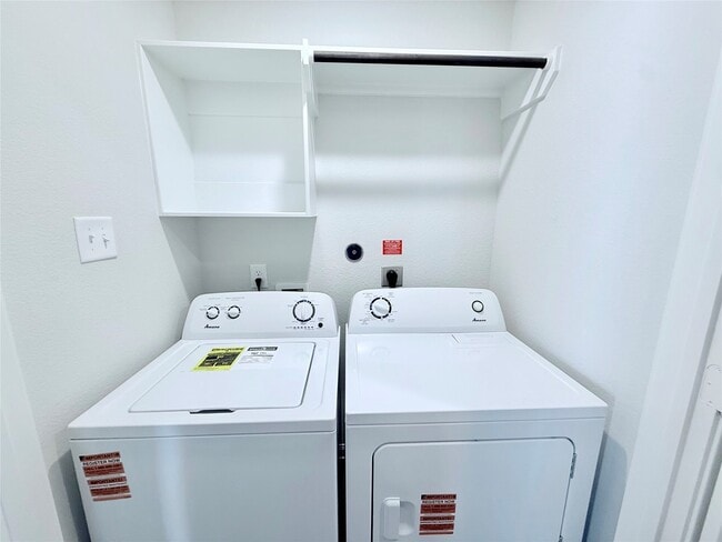 Building Photo - 2349 Mooneye Ct