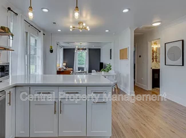 Building Photo - 1126 N Hwy 25 Bypass