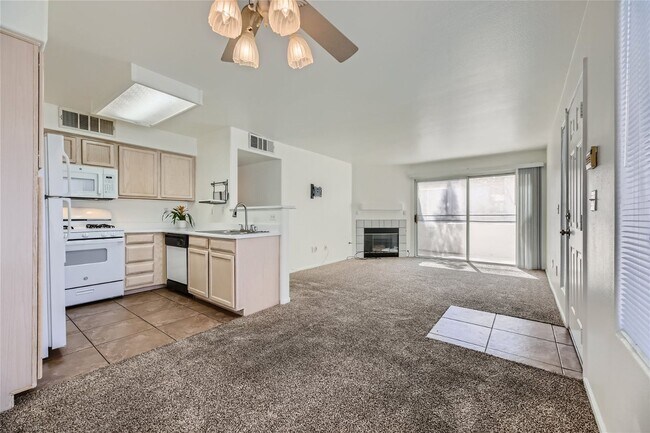 Building Photo - Beautiful Condo in Gated Community - Near Harry Reid Airport