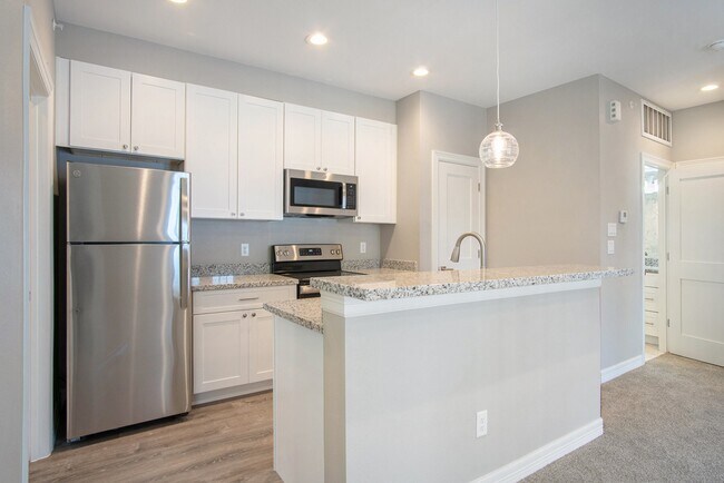 Building Photo - 5262 Ella Blvd