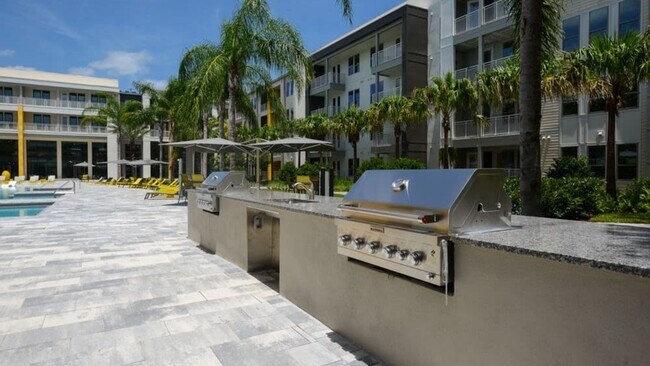 Building Photo - 8283 Baymeadows Rd E