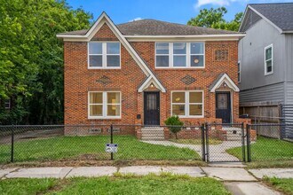 Building Photo - 2618 Truxillo St