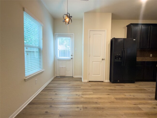 Building Photo - 17035 Amarose Dr