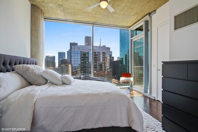 Building Photo - 600 N Fairbanks Ct