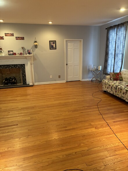 Shared living room - 213 Knoll Dr