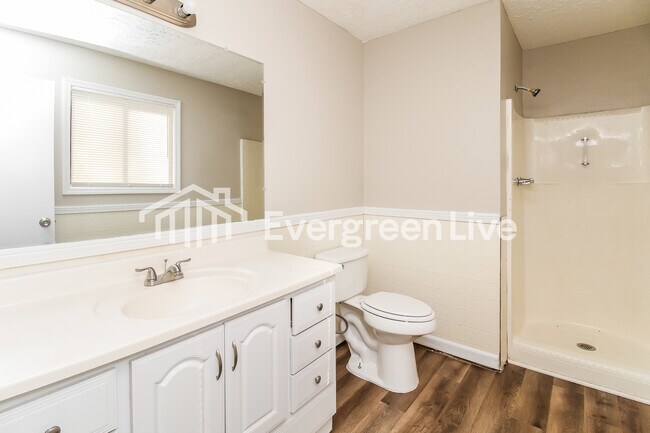 Building Photo - 104 Longstreet Cir