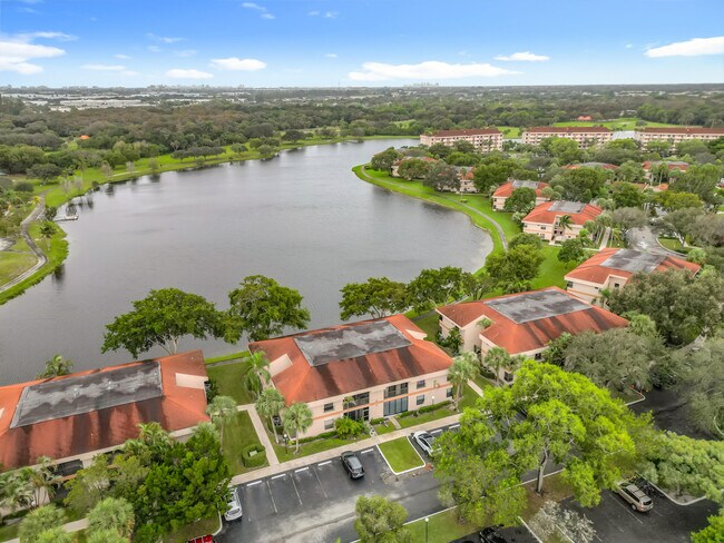 Building Photo - 2846 Carambola Cir S