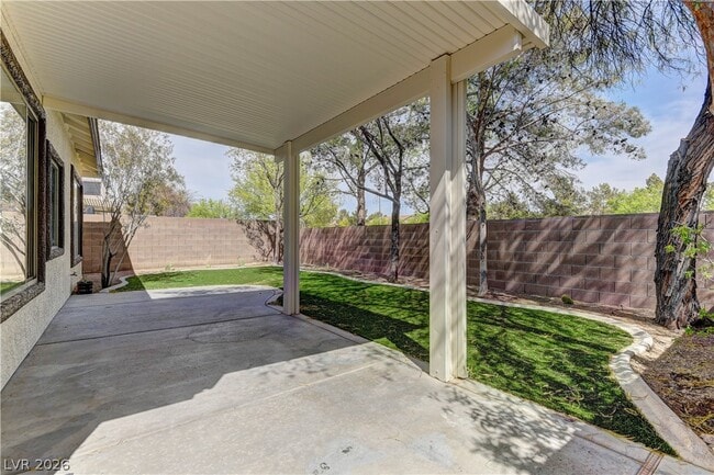 Building Photo - 10876 Scamadella St