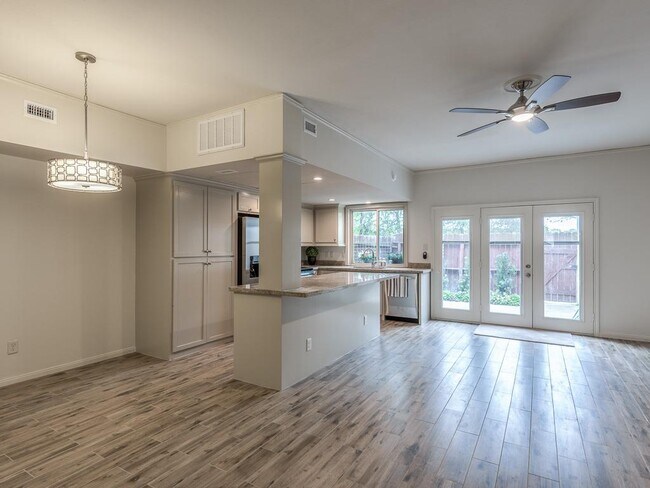 Building Photo - 14703 Barryknoll Ln