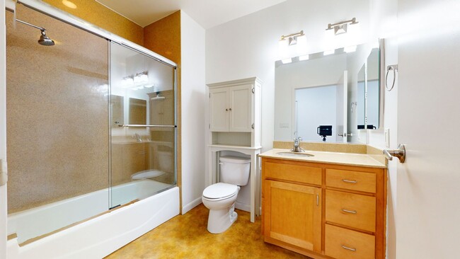 Building Photo - Beautiful condo in Jack London Square!