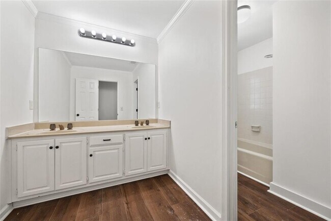 Building Photo - 2120 Skyland Cove Ln SW