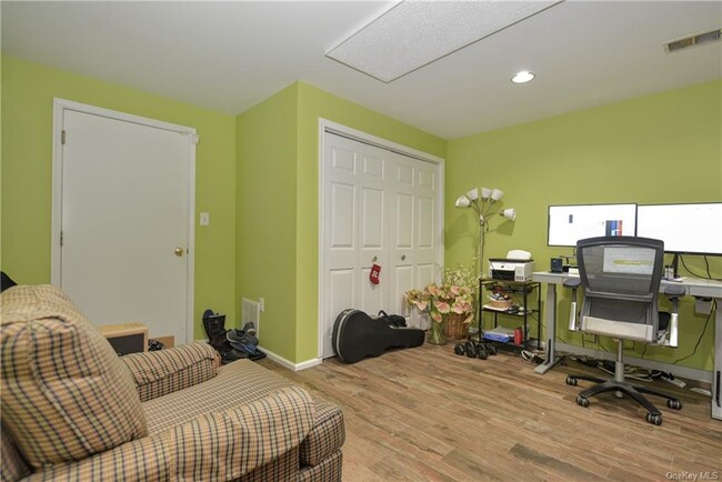 Building Photo - 1182 Chedworth Cir