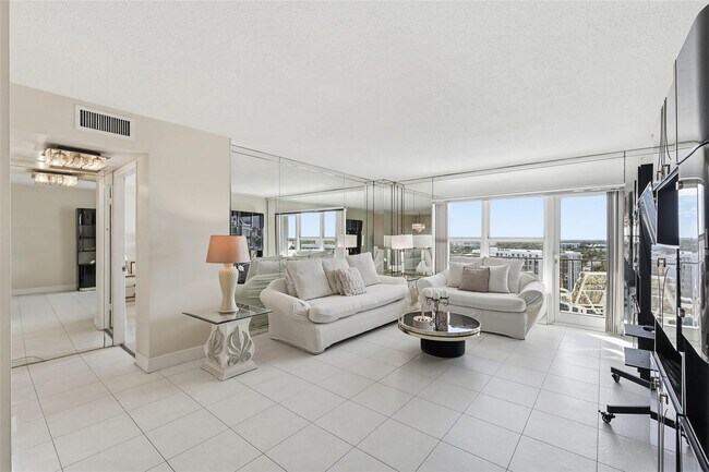 Building Photo - 405 N Ocean Blvd