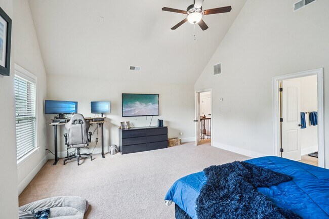 Building Photo - 115 Village Park Dr