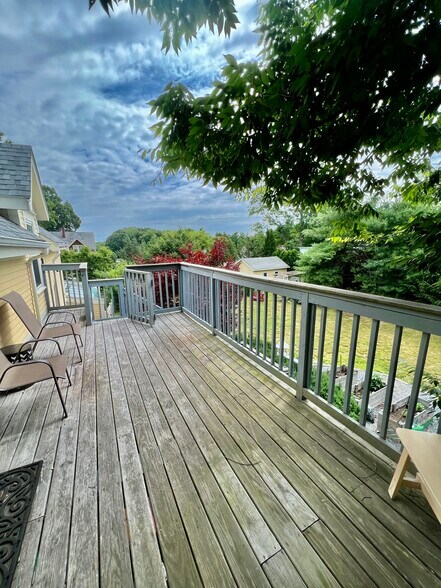Private Deck - 23 Russell St