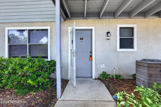 Building Photo - 700 W Pope Rd
