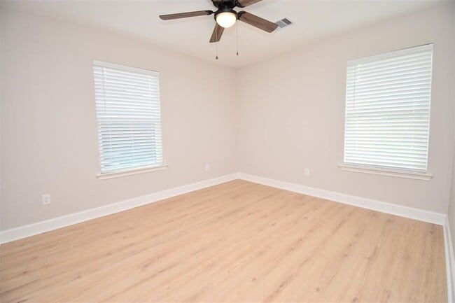 Building Photo - 5430 N Crooked Creek Dr