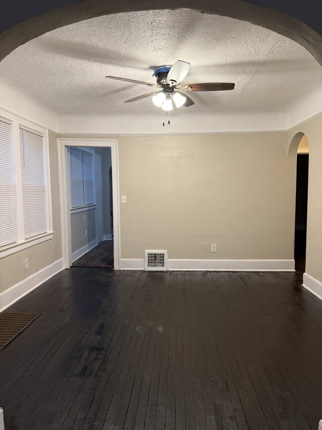 Building Photo - 5741 Lakewood St