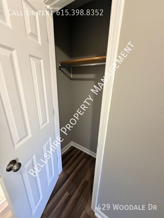 Building Photo - 429 Woodale Dr