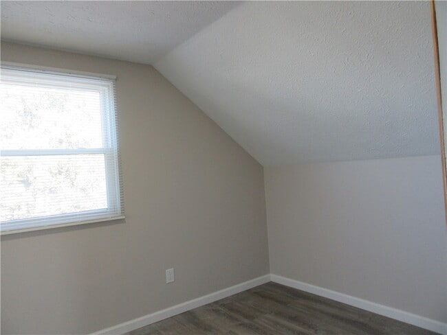 Building Photo - 212 Vollmer Pkwy