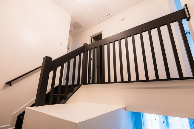 Building Photo - Beautifully updated 2-bedroom 2-bathroom townhome in NW Greensboro.