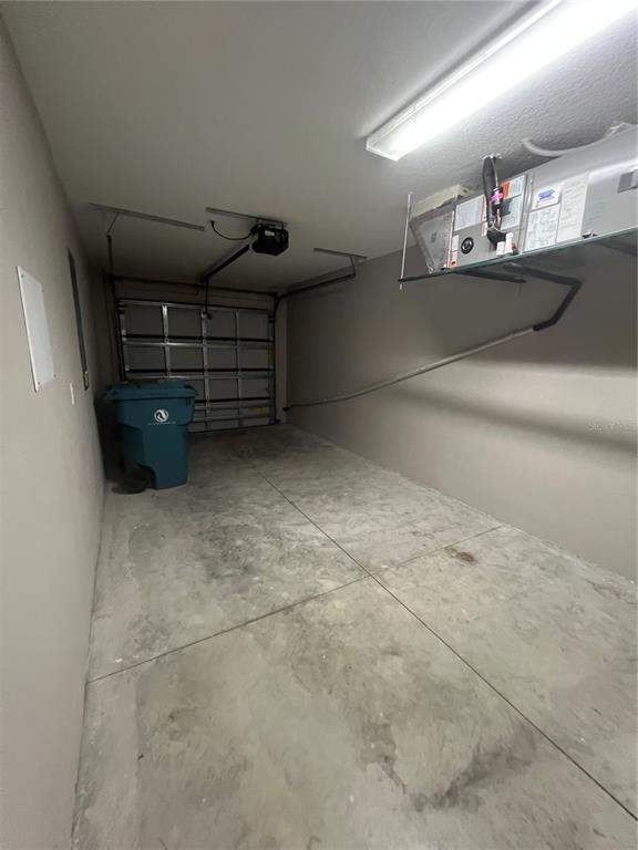 Building Photo - 12073 Henley Ave