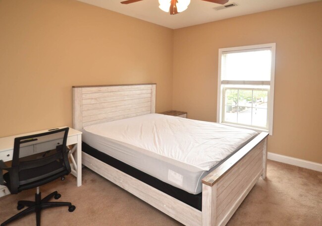 Building Photo - 2 Bedroom furnished Condo in Cornerstone -...