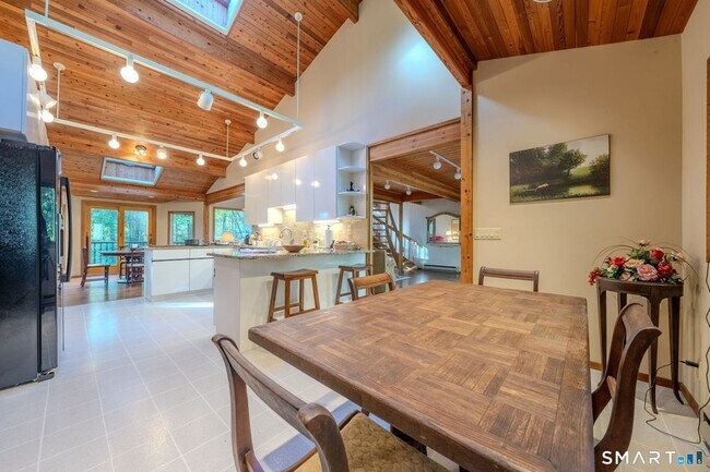 Building Photo - 278 Woodchuck Ln