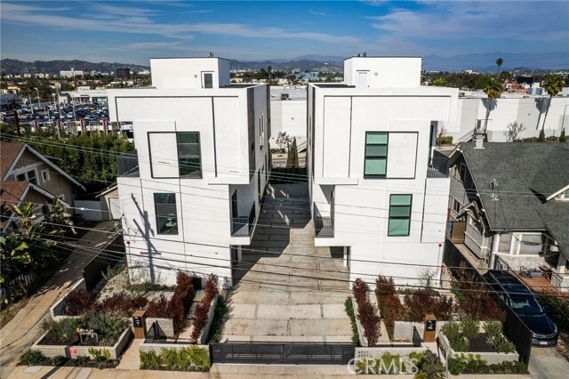 Building Photo - 4537 W 16th Pl