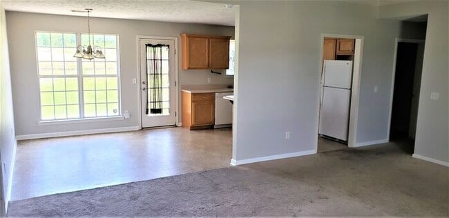 Building Photo - Showings Available