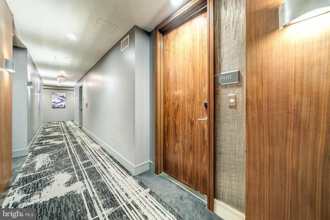 Building Photo - 45 Sutton Square SW