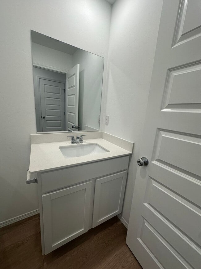 Building Photo - *Newly Built* 3 Bed 2 Bath 2 Car Garage