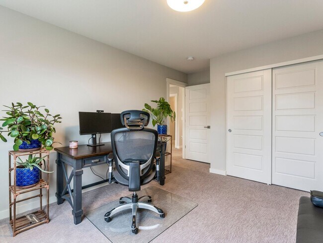 Building Photo - Stunning 4 Bed/2.5 Bath Modern Farmhouse in Scouters Mountain - HV