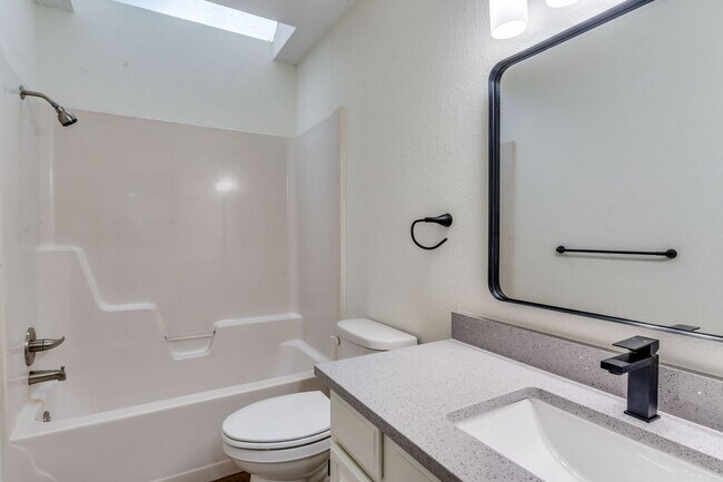Building Photo - Completely renovated 4 bedroom, 3 bathroom...
