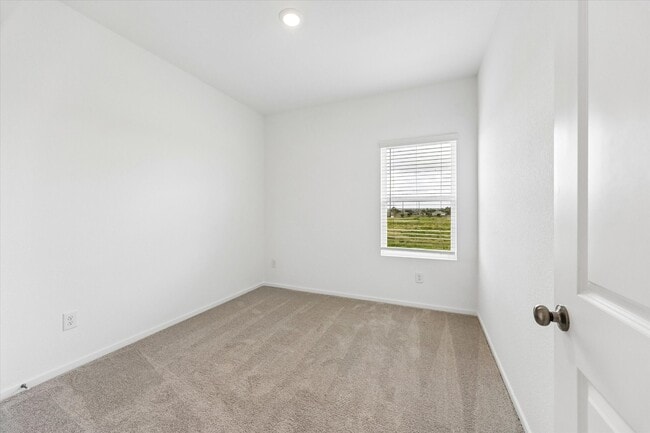 Building Photo - 2207 Salinas Dr