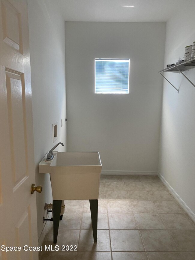 Building Photo - 1737 Fairlight St NW