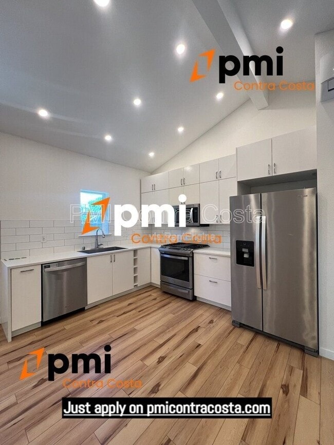 Building Photo - 1173 Las Juntas Way