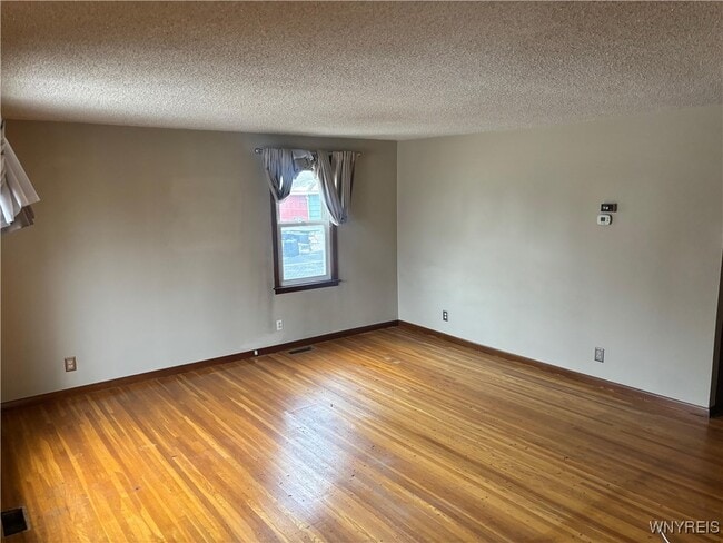 Building Photo - 194 Boncroft Dr