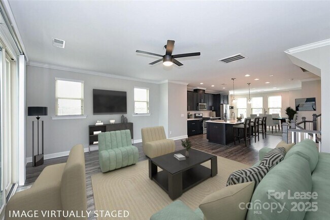 Building Photo - 2635 Statesville Ave