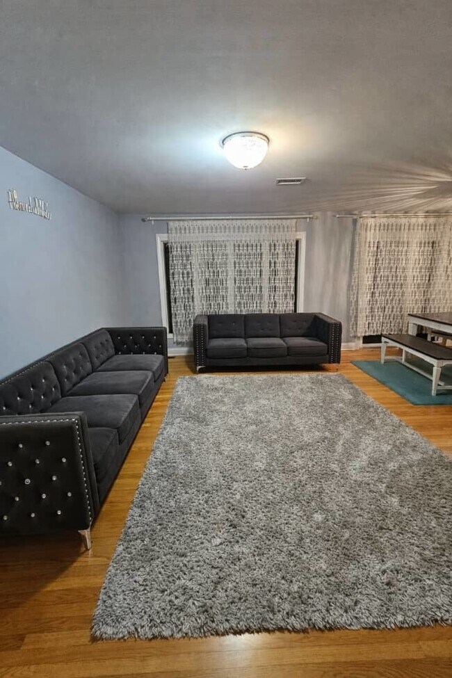 Building Photo - 770 Cordial Dr