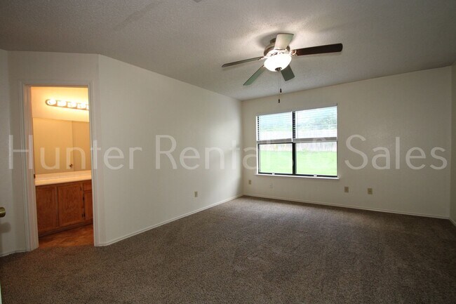 Building Photo - Charming 3-Bedroom Home with New Carpet and Spacious Backyard