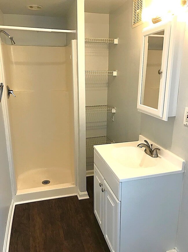 Building Photo - 51 S 21st St