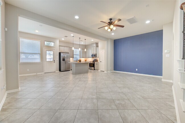 Building Photo - 12130 La Strada St