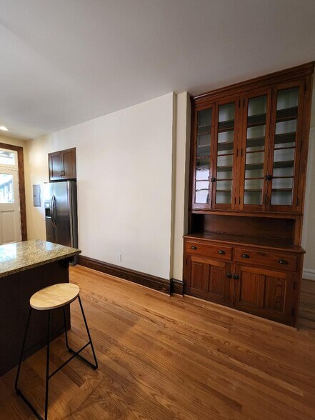 Building Photo - 6115 Pershing Ave