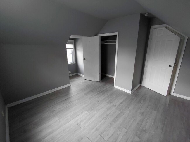 Building Photo - 6175 Guilford- 4 BEDS & 1.5 BATH FOR RENT!