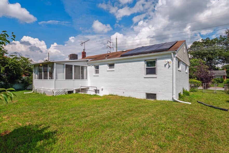 Building Photo - 3009 Viceroy Ave